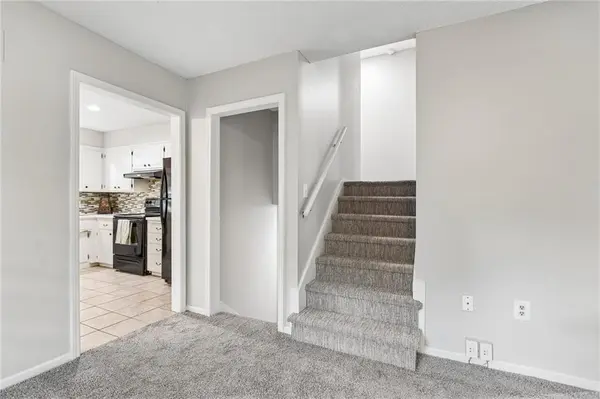 515 S Cardinal DR, Olathe, KS 66062