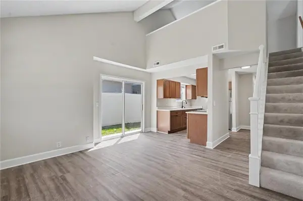 2527 Morningside DR, Lawrence, KS 66047
