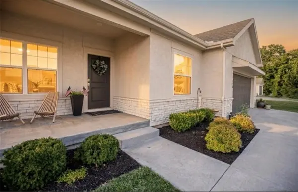 19610 W 196th TER, Spring Hill, KS 66083