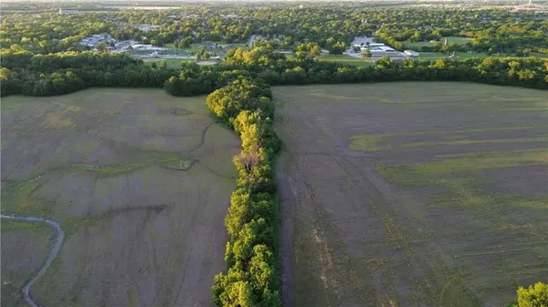 Stewart LN, Paola, KS 66071