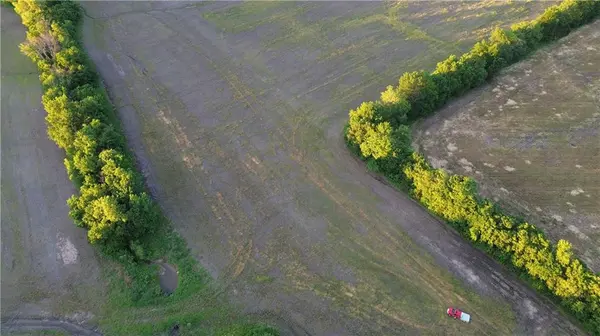 Stewart LN, Paola, KS 66071