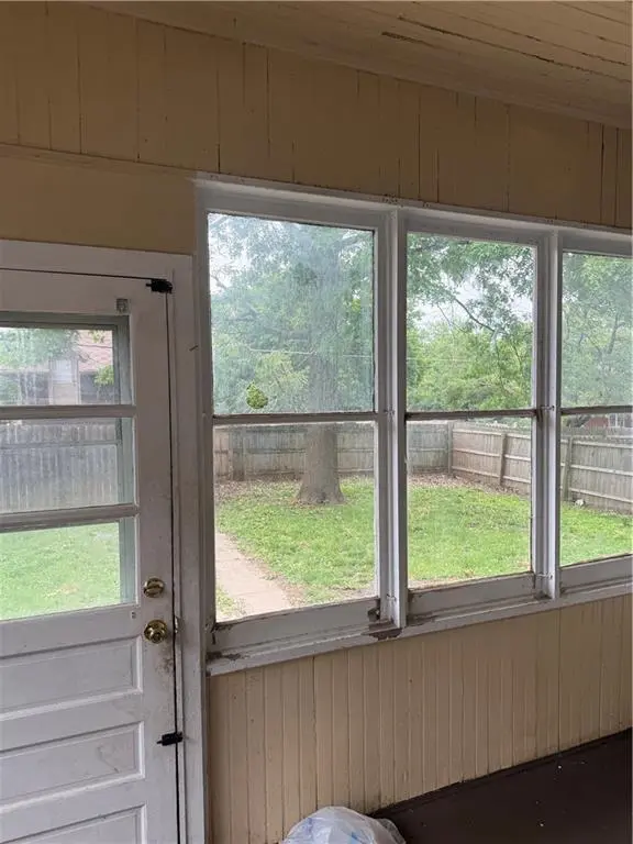 505 N 24th ST, St Joseph, MO 64501