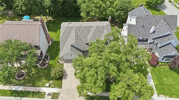 4142 NE Hampstead DR, Lee's Summit, MO 64064