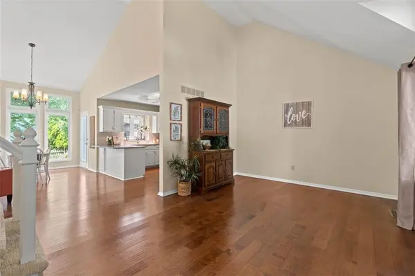 2112 NE Springbrook ST, Blue Springs, MO 64014