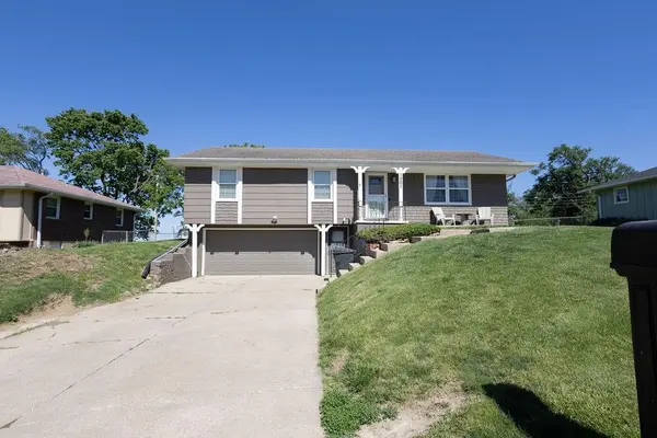 1501 Tamara DR, St Joseph, MO 64506