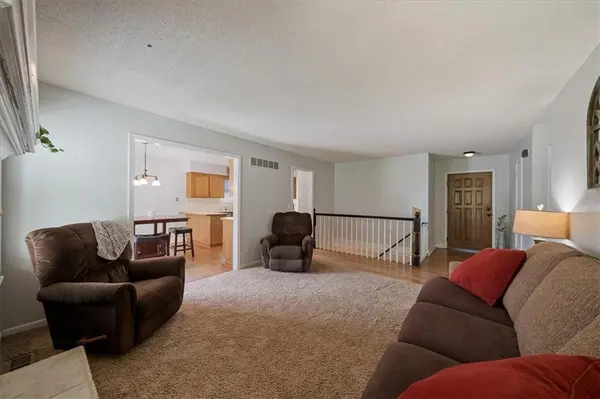 15629 Klamm ST, Basehor, KS 66007