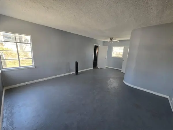 4405 N Oak Trafficway, Kansas City, MO 64116