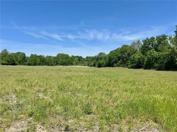 34914 E Colbern RD, Lone Jack, MO 64070