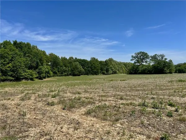 E Colbern RD, Lone Jack, MO 64070