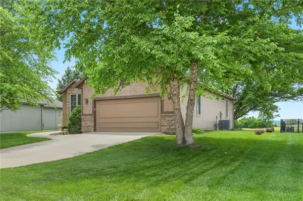 29374 Rockwood AVE, Paola, KS 66071