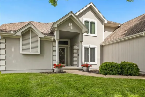 8623 N Richmond AVE, Kansas City, MO 64157