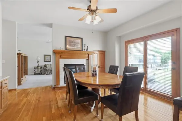 8623 N Richmond AVE, Kansas City, MO 64157