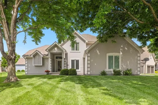 8623 N Richmond AVE, Kansas City, MO 64157