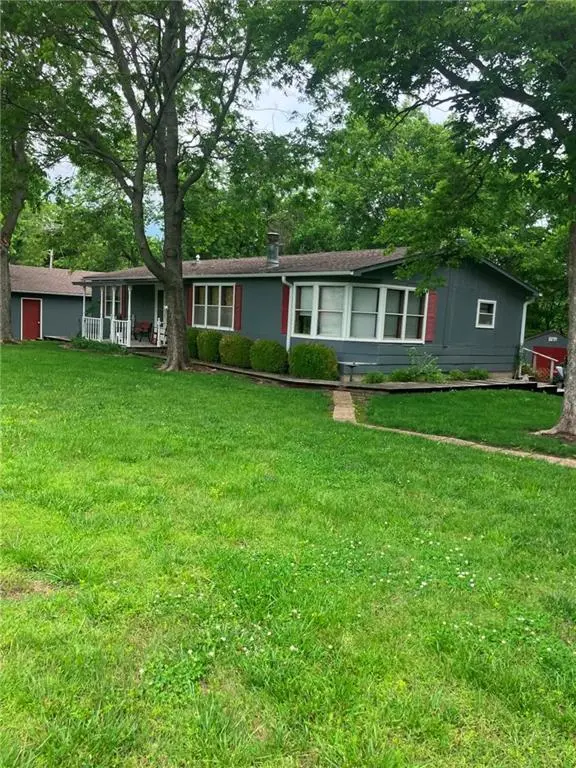 70 N Eagle LN, Mound City, KS 66056