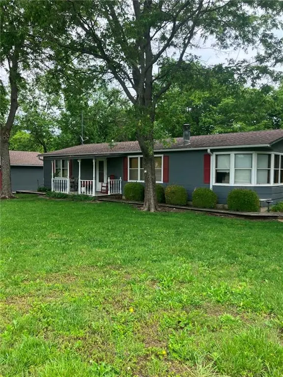 70 N Eagle LN, Mound City, KS 66056