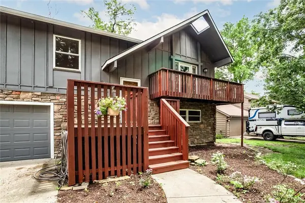 643 N Hemlock ST, Ottawa, KS 66067