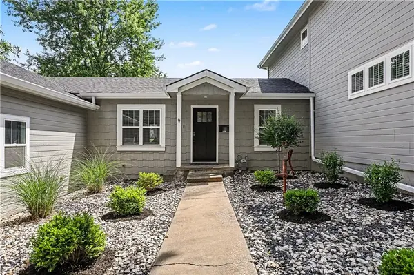 1208 SW South AVE, Blue Springs, MO 64015