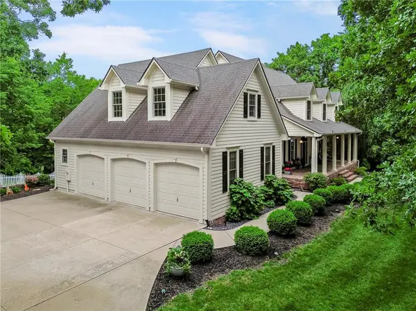 14615 Whippoorwill LN, Greenwood, MO 64034