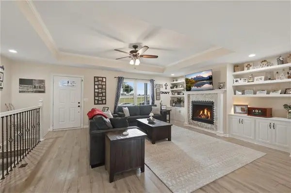 302 S Peach Tree AVE, Lone Jack, MO 64070