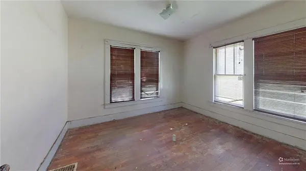 829 N West ST, Nevada, MO 64772