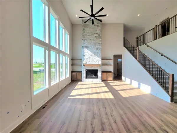 18220 Monrovia ST, Overland Park, KS 66013