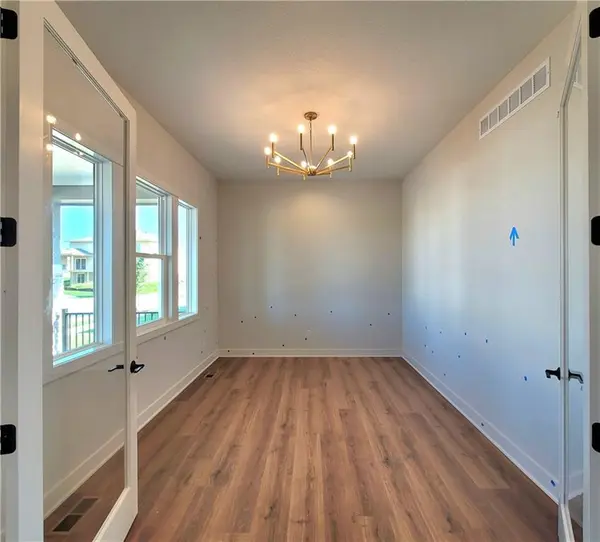 18220 Monrovia ST, Overland Park, KS 66013