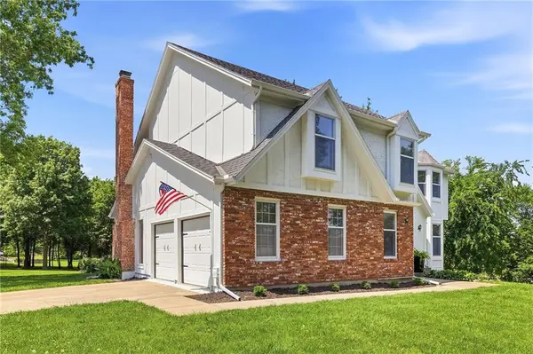 16720 Grandview ST, Overland Park, KS 66085