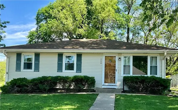 1946 Cherokee ST, Leavenworth, KS 66048