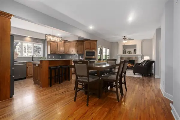 6180 N Nevada AVE, Parkville, MO 64152