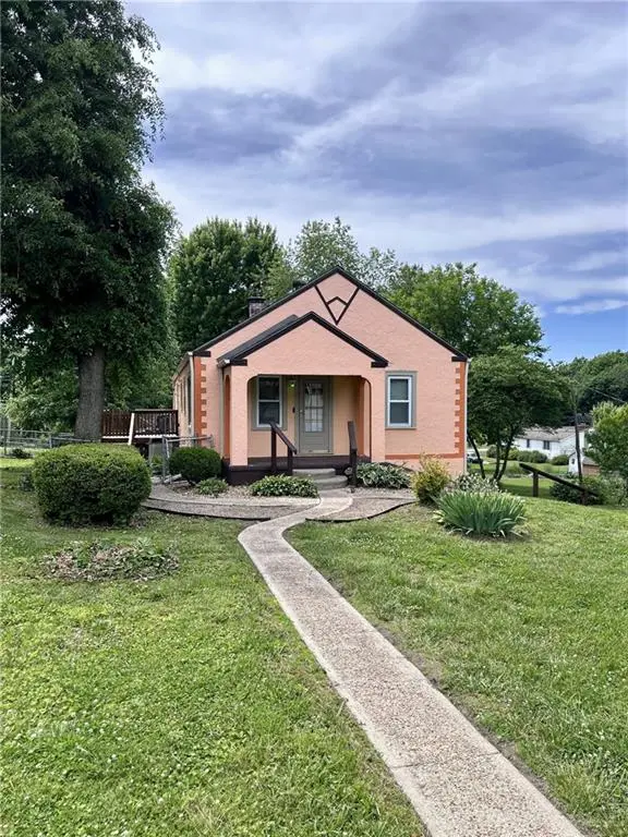 1816 S 40th ST, St Joseph, MO 64507