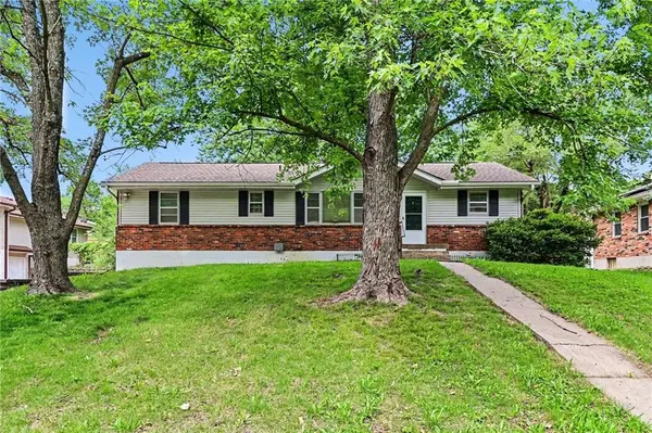 7420 N Main ST, Kansas City, MO 64118