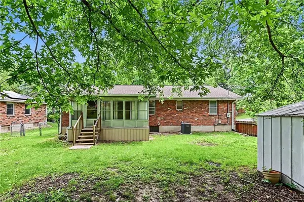 7420 N Main ST, Kansas City, MO 64118