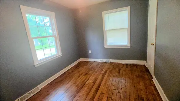 1312 W 29th ST, Independence, MO 64052