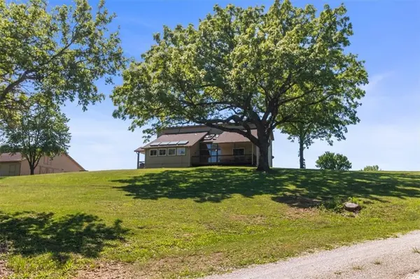 805 E 319th ST, Drexel, MO 64742