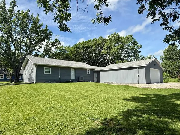 702 Kansas ST, Burlington, KS 66839