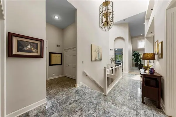 12520 Cedar ST, Leawood, KS 66209
