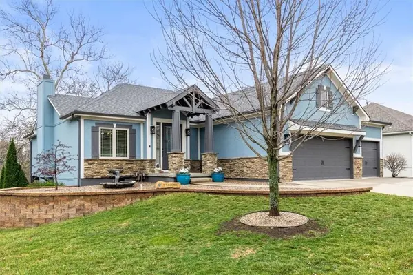 2600 SE Creek Ridge CT, Blue Springs, MO 64014