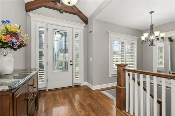 2600 SE Creek Ridge CT, Blue Springs, MO 64014