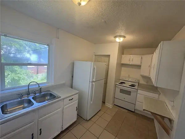 3928 S Benton AVE, Kansas City, MO 64130