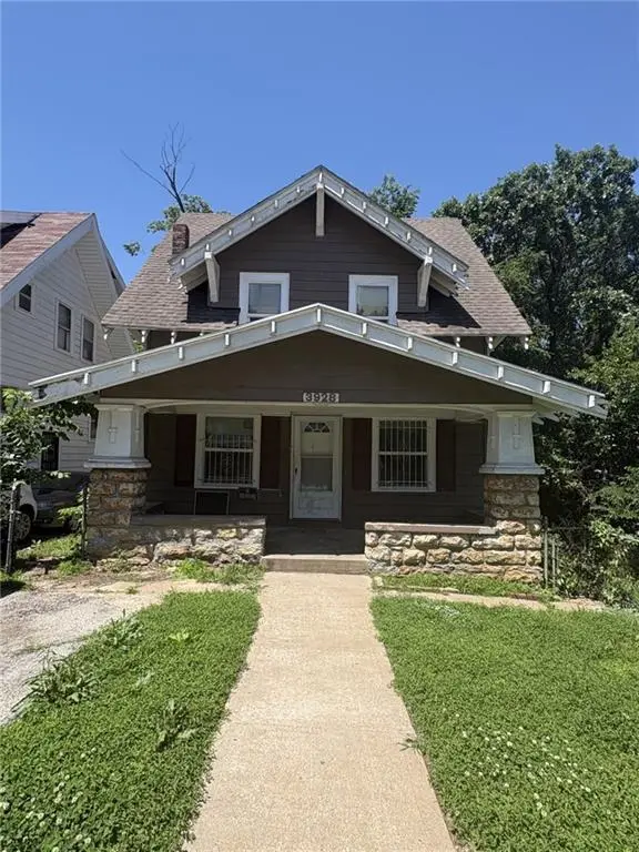 3928 S Benton AVE, Kansas City, MO 64130