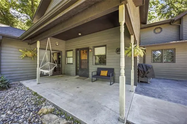 11948 Wooded Way LN, Oskaloosa, KS 66066