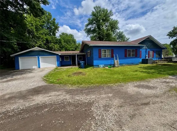 392 Highway Alt 69 HWY, Galena, KS 66739