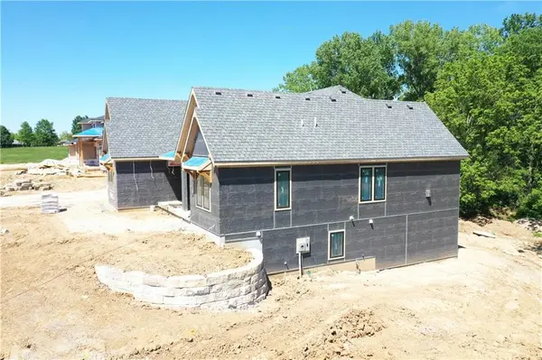 10605 N NORTHERN AVE, Kansas City, MO 64157