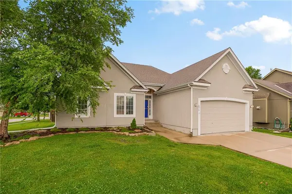 675 S Evergreen ST, Gardner, KS 66030