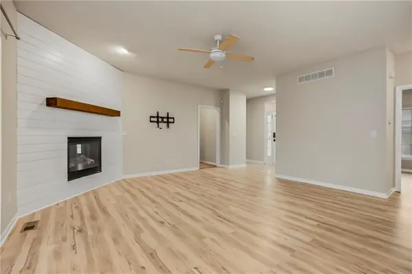 675 S Evergreen ST, Gardner, KS 66030