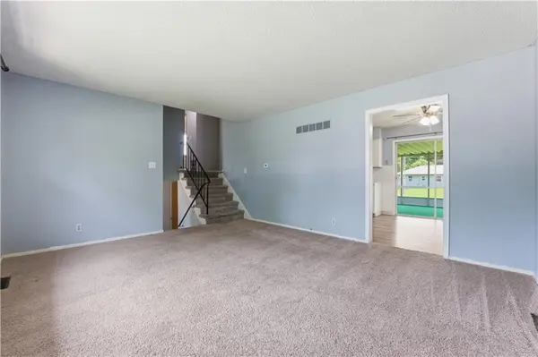7514 N VIRGINIA AVE, Gladstone, MO 64118