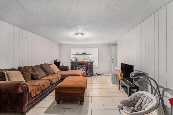 2508 NW 6th ST, Blue Springs, MO 64014