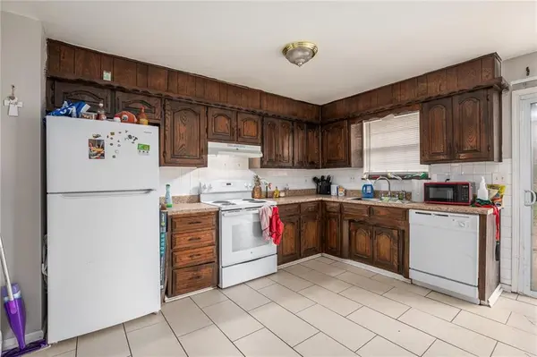 2508 NW 6th ST, Blue Springs, MO 64014