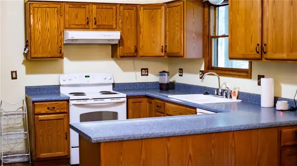 25309 E 317th ST, Harrisonville, MO 64701