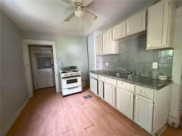 3416 E 58th TER, Kansas City, MO 64132